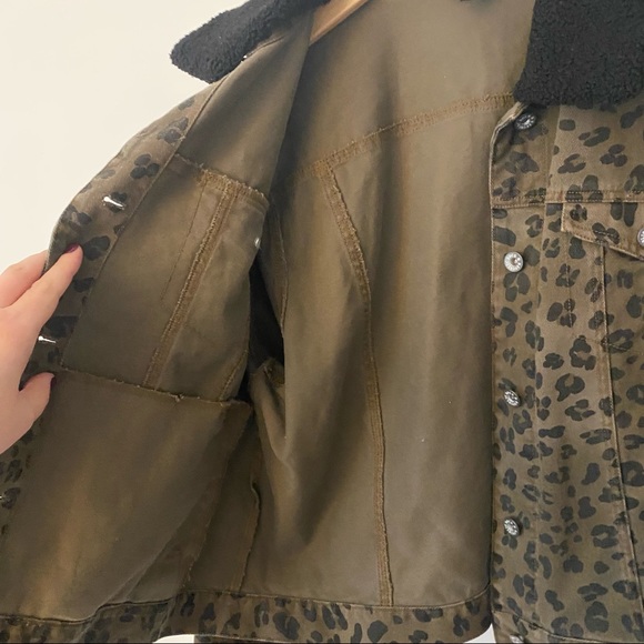 NWT Rock & Republic | Green Leopard Jean Jacket - Picture 11 of 12